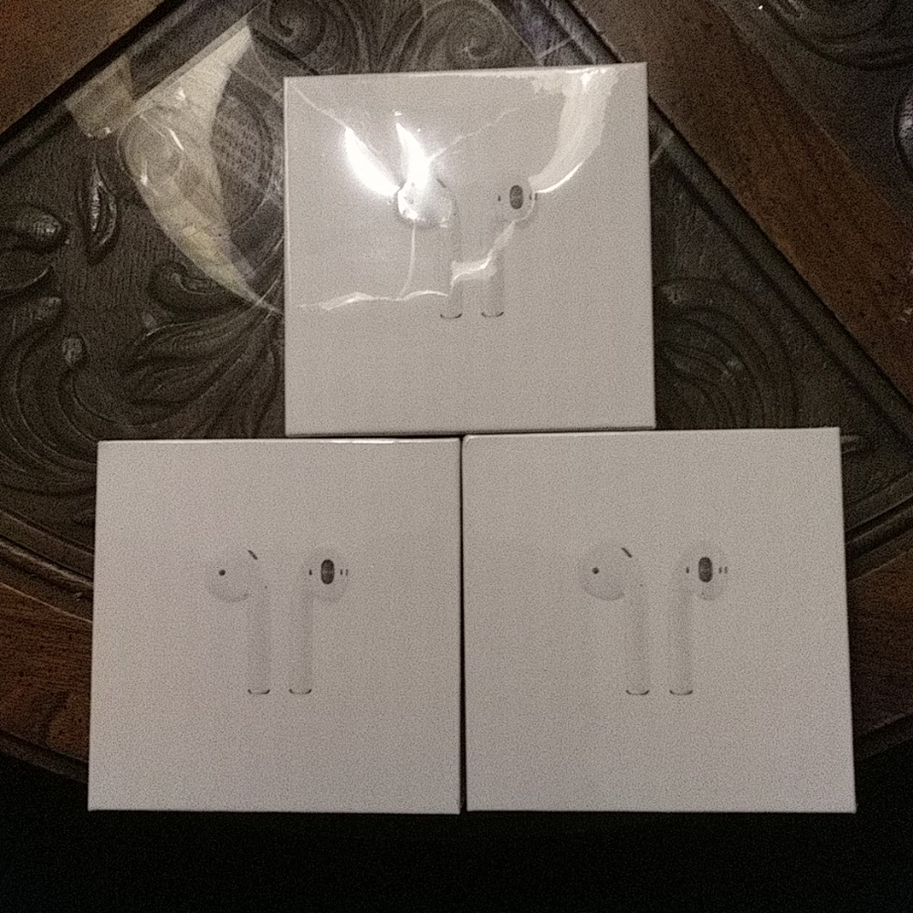 apple airpods 2nd genration brand new